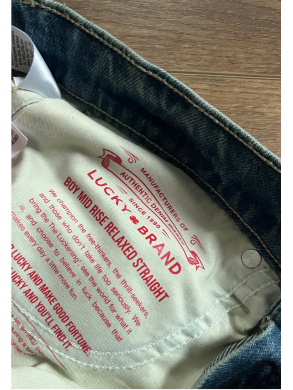Lucky Brand boy mid rise relaxed straight jeans size 4 - Picture 8 of 9